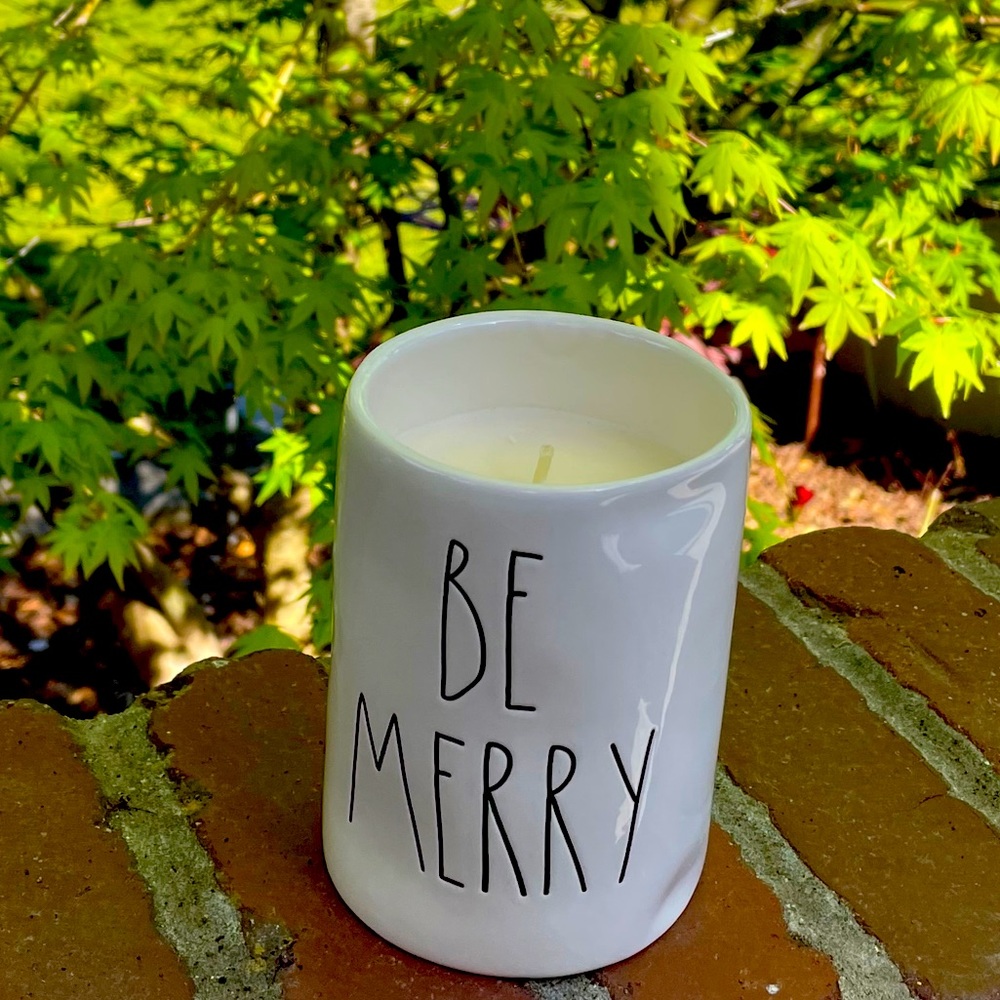 Rae Dunn Be Merry Candle